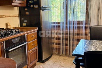 Фото №1: 3-комнатная квартира 60 м² - Мариуполь, мкр. Азовский, ул. 130-й Таганрогской Дивизии, 7