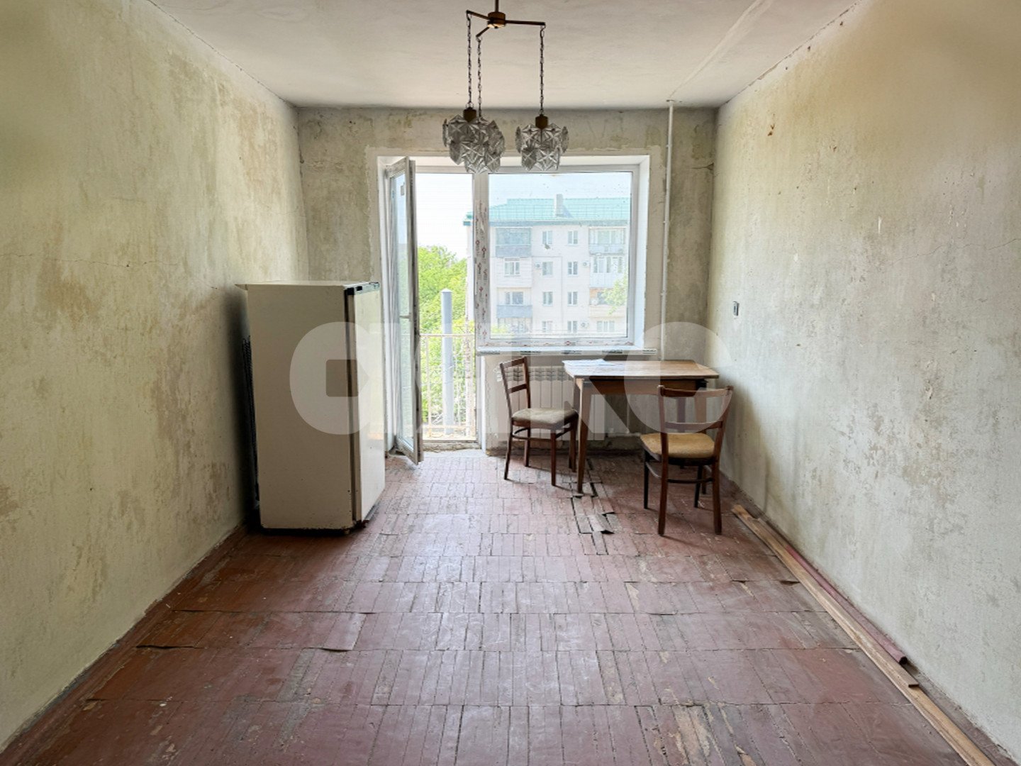 Фото №1: 2-комнатная квартира 43 м² - Мариуполь, р. Кальмиусский, пр-кт Металлургов, 181