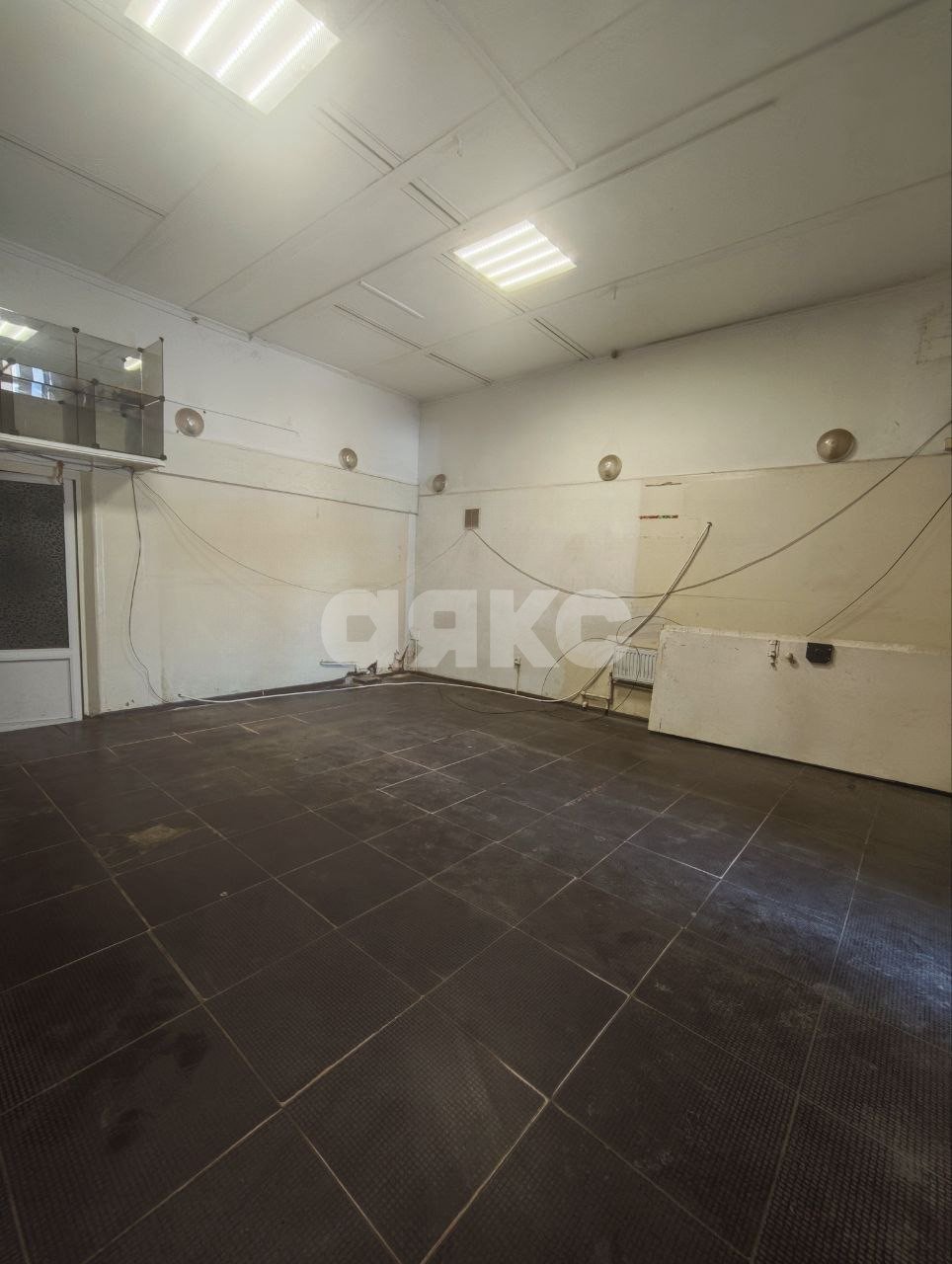 Фото №5: Коммерция 142 м² - Мариуполь, Жовтневый, мкр. Западный, ул. Куприна, 77А