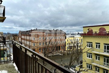 Фото №1: 3-комнатная квартира 87 м² - Мариуполь, р. Жовтневый, пр-кт Ленина, 24