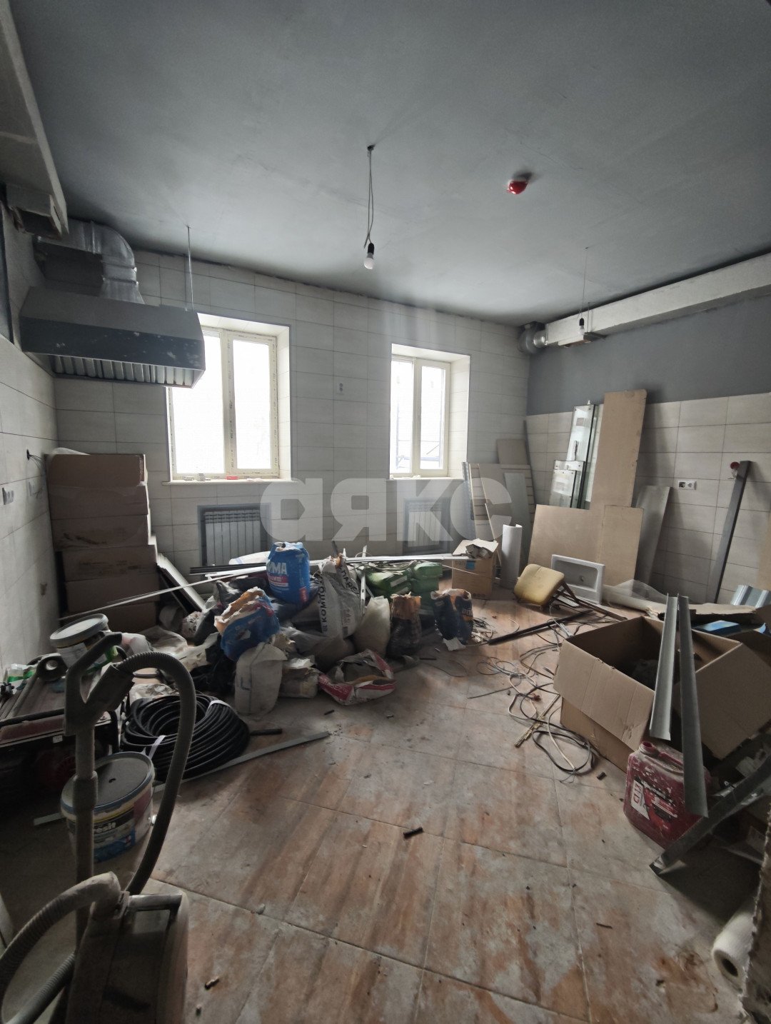 Фото №15: Коммерция 220 м² - Мариуполь, р. Жовтневый, ул. Вокзальная, 1