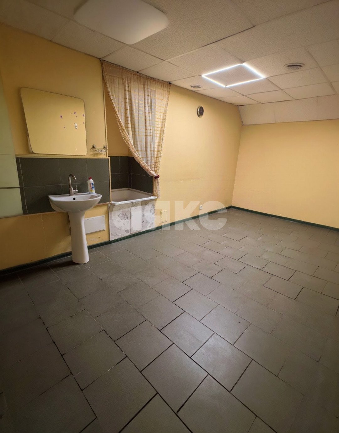 Фото №6: Коммерция 121 м² - Мариуполь, р. Жовтневый, ул. Апатова, 125