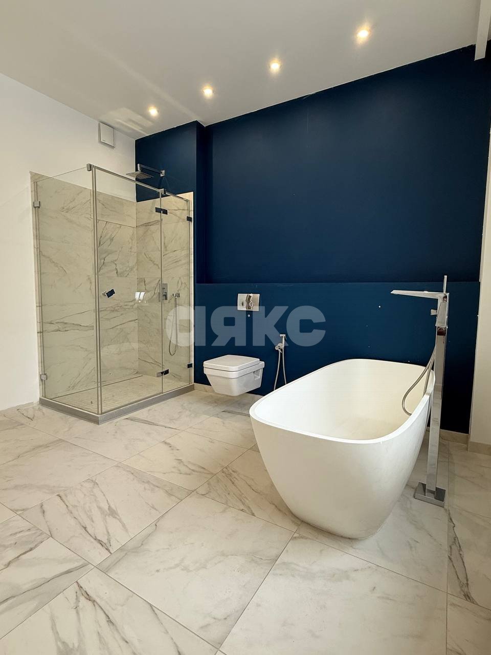 Фото №13: 4-комнатная квартира 193 м² - Мариуполь, Жовтневый, р. Центральный, пр-кт Строителей, 108А