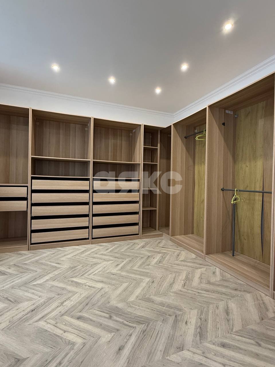 Фото №2: 4-комнатная квартира 193 м² - Мариуполь, Жовтневый, р. Центральный, пр-кт Строителей, 108А