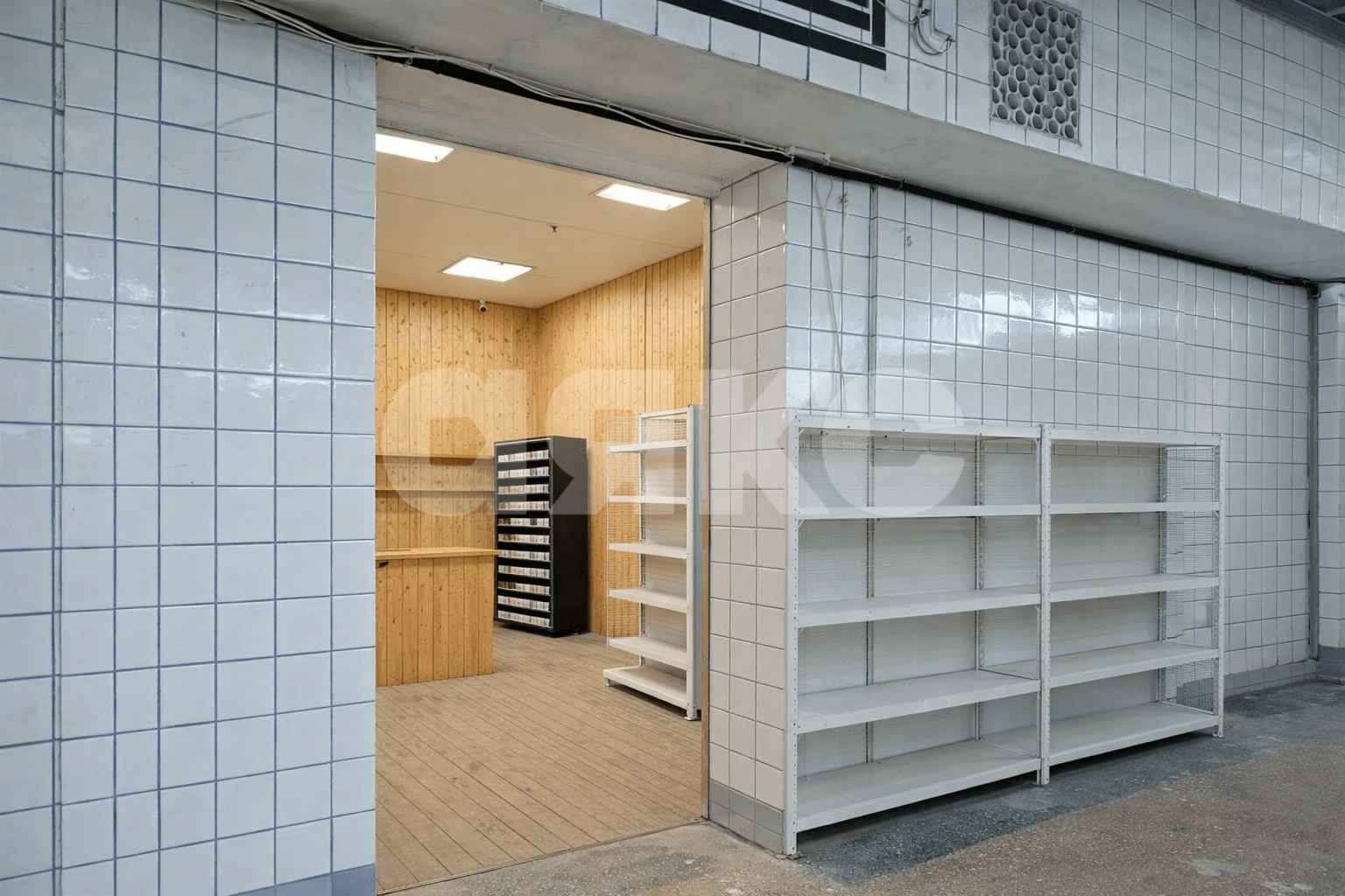 Фото №5: Коммерция 300 м² - Мариуполь, Центральный, р. Центральный, пр-кт Строителей