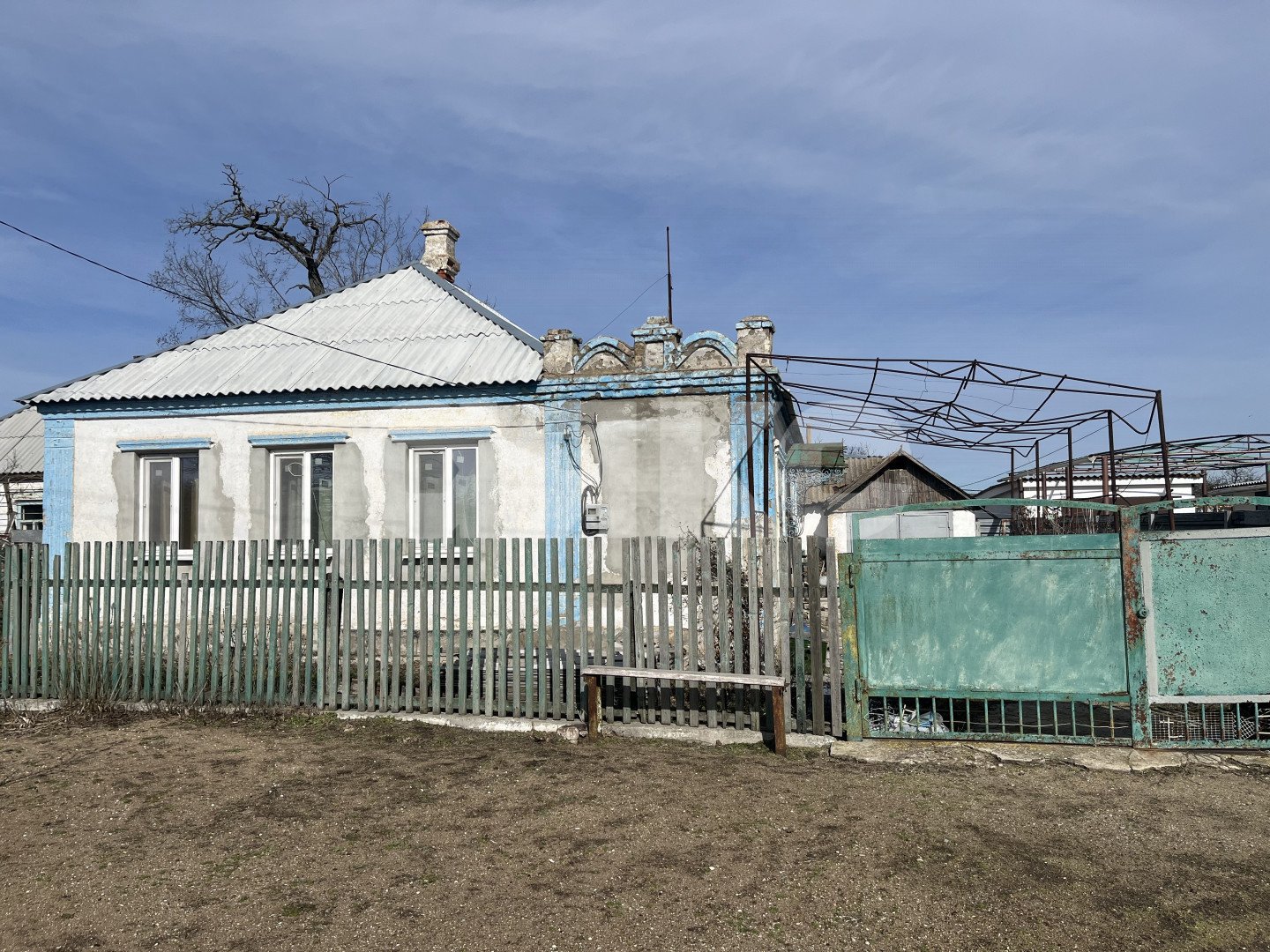 Фото №1: Дом 85 м² + 663 сот. - Приморское, р. Левобережный, ул. Октябрьская