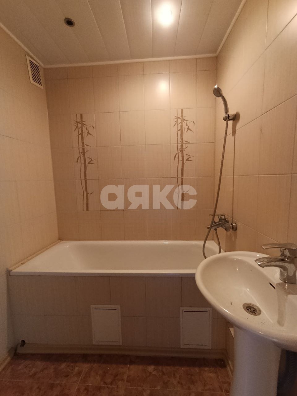 Фото №21: 4-комнатная квартира 52 м² - Мариуполь, Жовтневый, Западный, мкр. 23-й, ул. 9-й Авиадивизии, 32